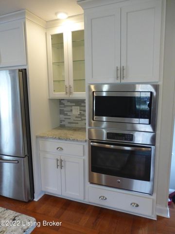 701 Rudy Ln, Louisville, KY 40207