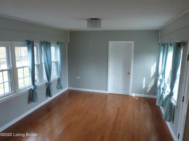 701 Rudy Ln, Louisville, KY 40207