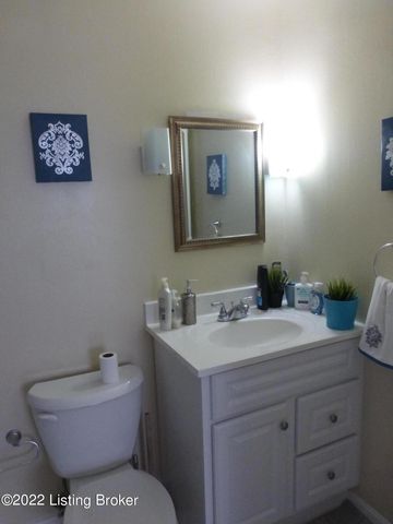 701 Rudy Ln, Louisville, KY 40207