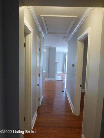 701 Rudy Ln, Louisville, KY 40207