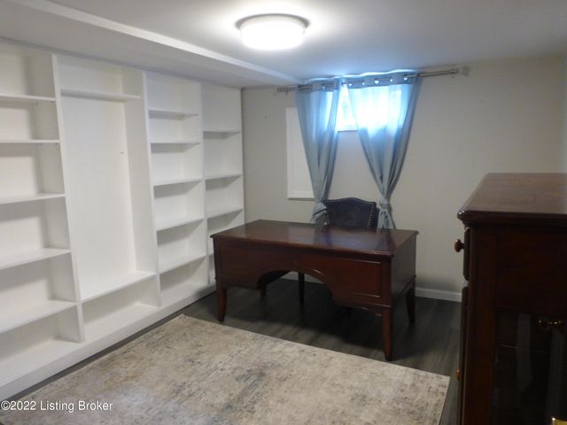 701 Rudy Ln, Louisville, KY 40207