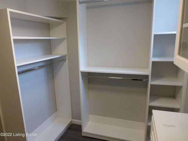 701 Rudy Ln, Louisville, KY 40207