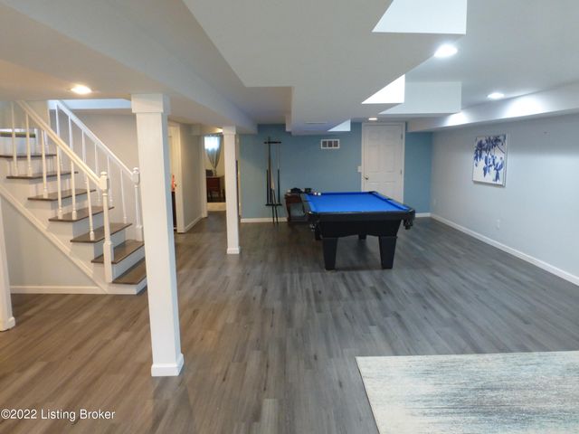 701 Rudy Ln, Louisville, KY 40207