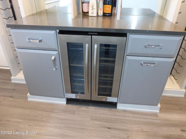 701 Rudy Ln, Louisville, KY 40207