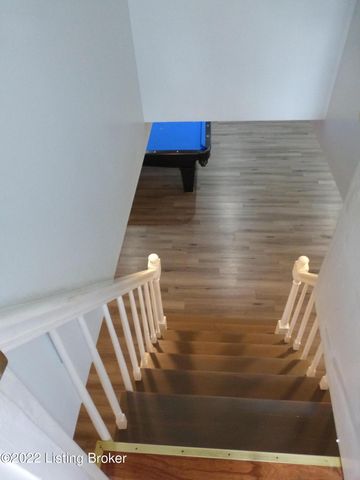 701 Rudy Ln, Louisville, KY 40207