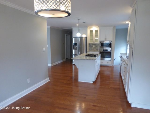 701 Rudy Ln, Louisville, KY 40207