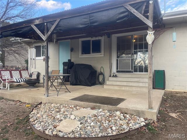 5625 Circle Drive, High Ridge, MO 63049