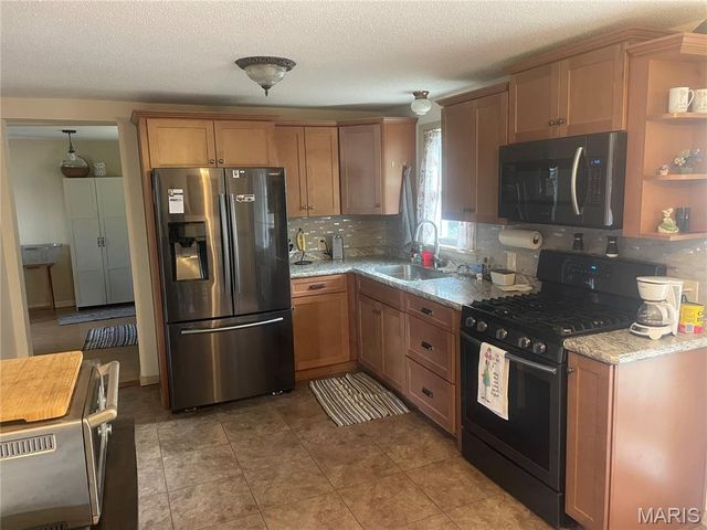 5625 Circle Drive, High Ridge, MO 63049