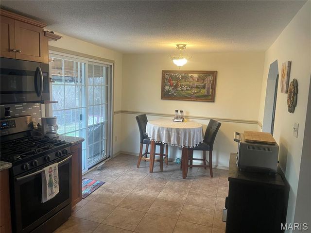 5625 Circle Drive, High Ridge, MO 63049