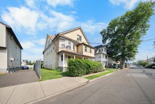 49 Dover Street, Bridgeport, CT 06610