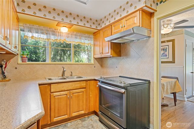 971 19th Avenue, Longview, WA 98632