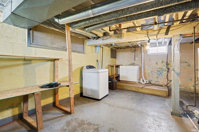 614 S Bendix Drive, South Bend, IN 46619