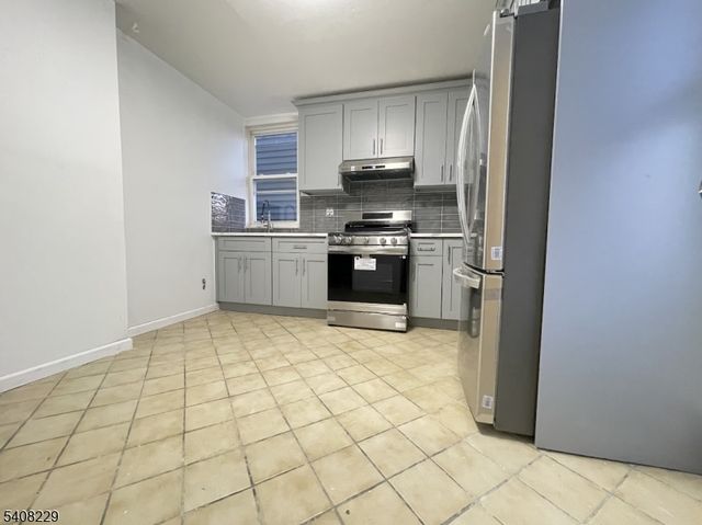 84 Brighton Ave, Kearny Town, NJ 07032