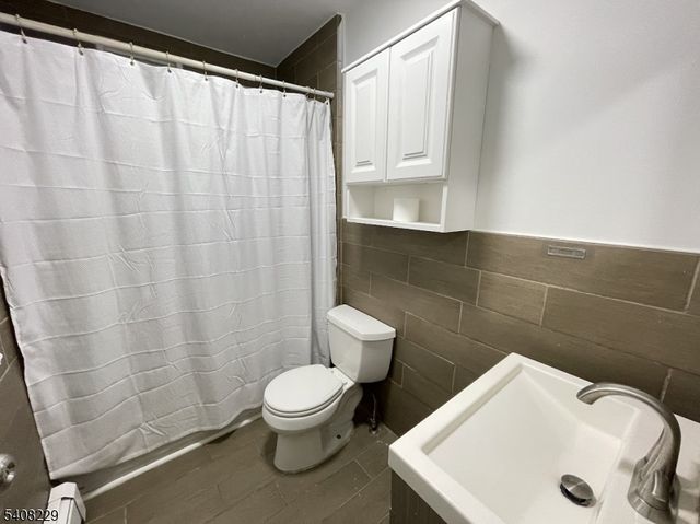 84 Brighton Ave, Kearny Town, NJ 07032