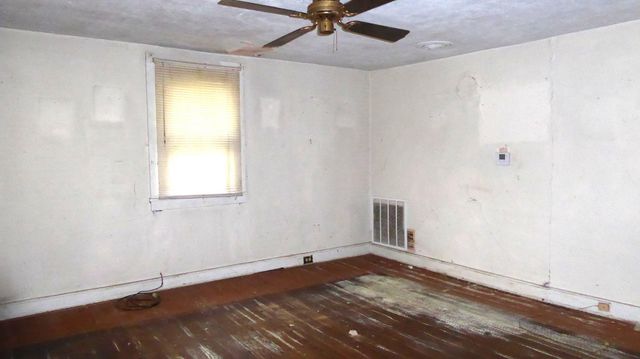 2421 MEMORIAL AVE, Port Norris, NJ 08349