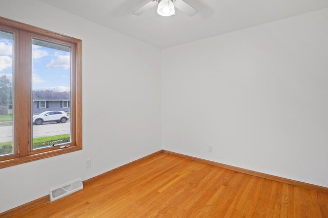 6814 55th AVENUE, Kenosha, WI 53142