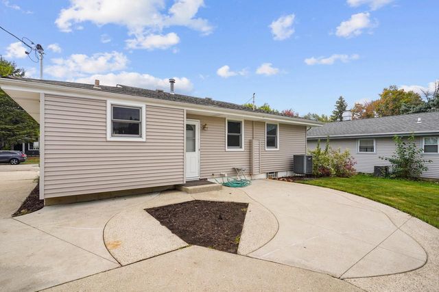 6814 55th AVENUE, Kenosha, WI 53142