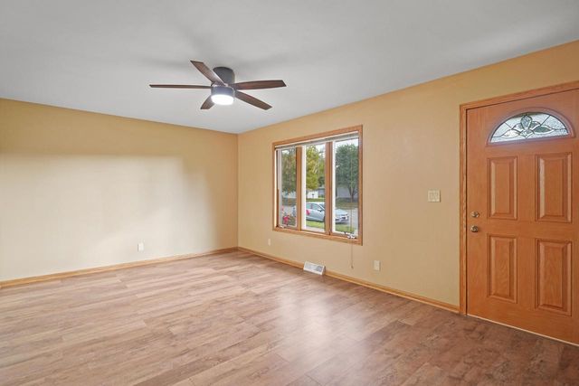 6814 55th AVENUE, Kenosha, WI 53142