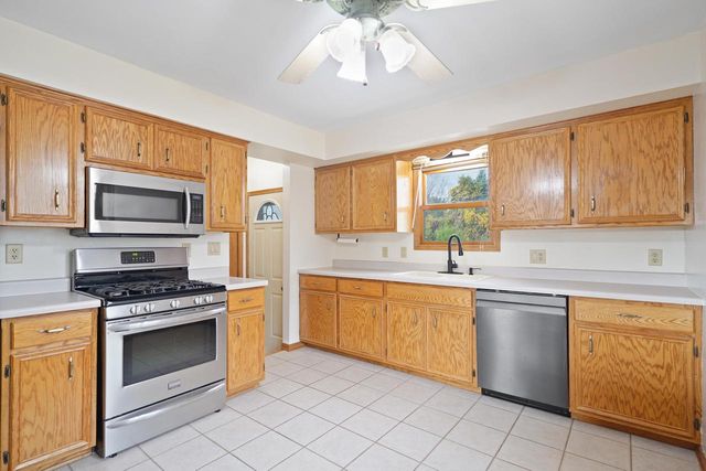 6814 55th AVENUE, Kenosha, WI 53142