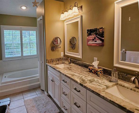 8351 CREEKVIEW LN, Englewood, FL 34224