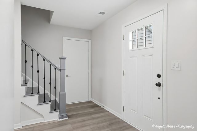 1240 Huntington Drive, Mundelein, IL 60060