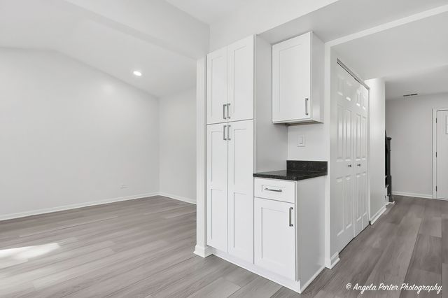 1240 Huntington Drive, Mundelein, IL 60060