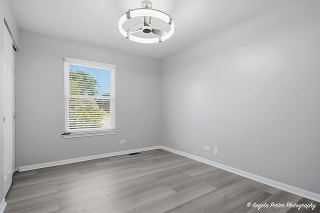 1240 Huntington Drive, Mundelein, IL 60060