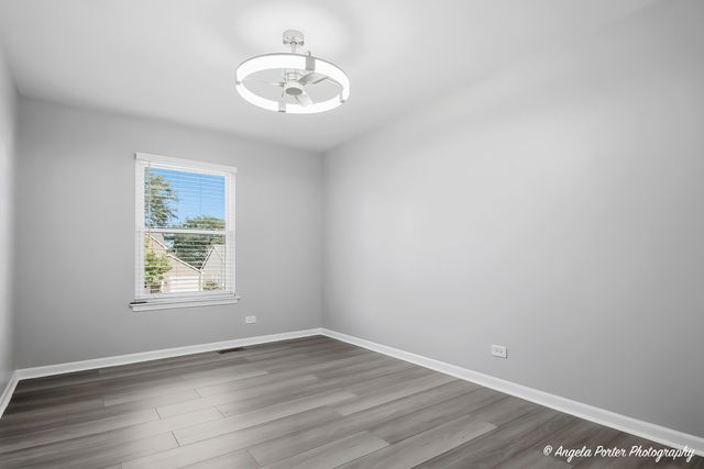 1240 Huntington Drive, Mundelein, IL 60060