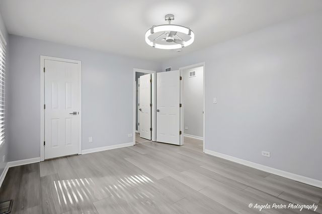 1240 Huntington Drive, Mundelein, IL 60060
