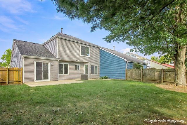 1240 Huntington Drive, Mundelein, IL 60060