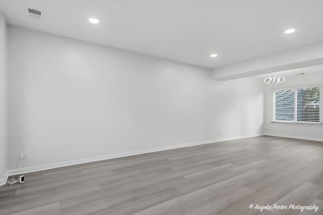 1240 Huntington Drive, Mundelein, IL 60060
