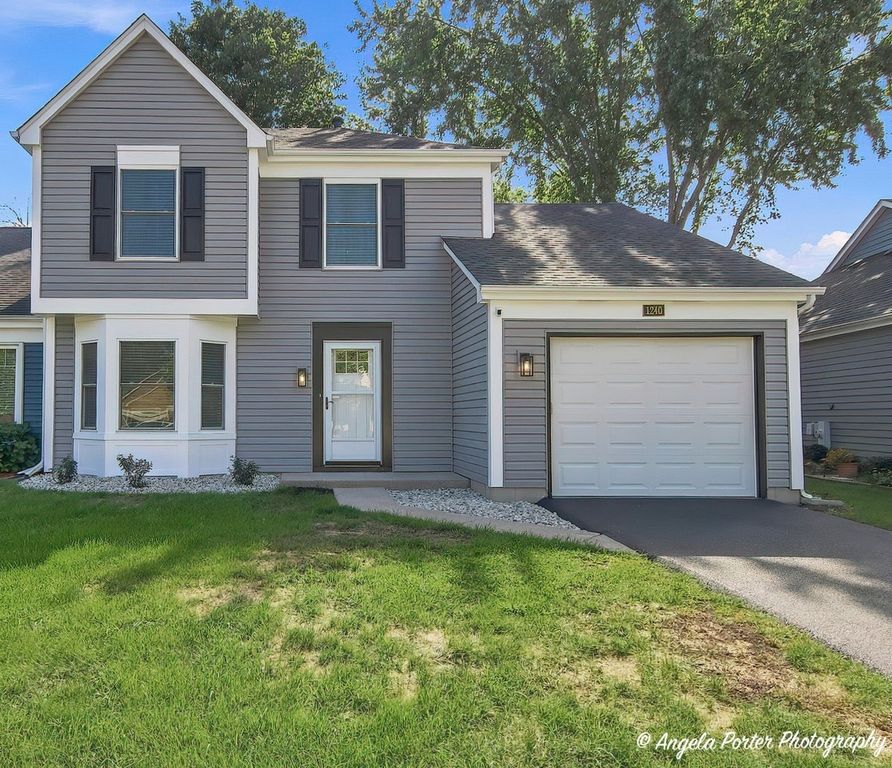 1240 Huntington Drive, Mundelein, IL 60060