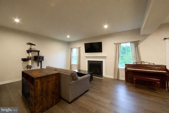 235 SLOAN DR, Coatesville, PA 19320