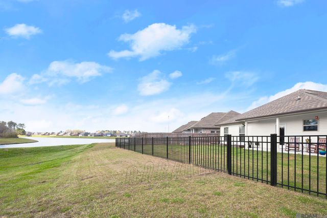 23199 Harlington Dr, Denham Springs, LA 70726