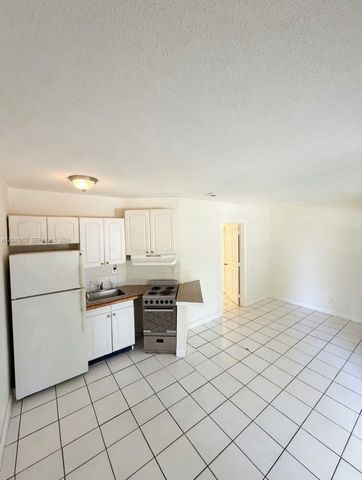 262 SW 23rd St 1-5, Fort Lauderdale, FL 33315