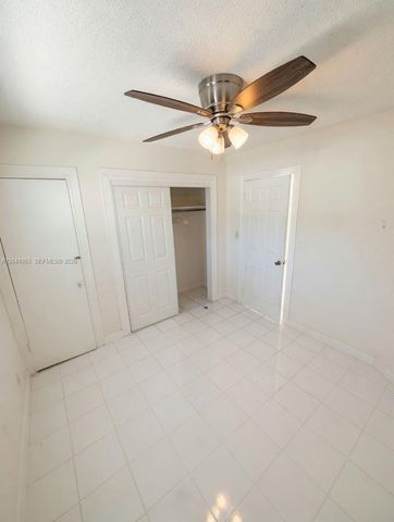 262 SW 23rd St 1-5, Fort Lauderdale, FL 33315