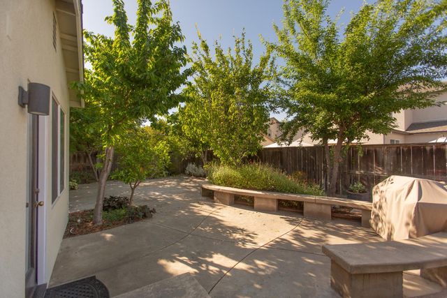 2333 Old Rose Ln, Turlock, CA 95382