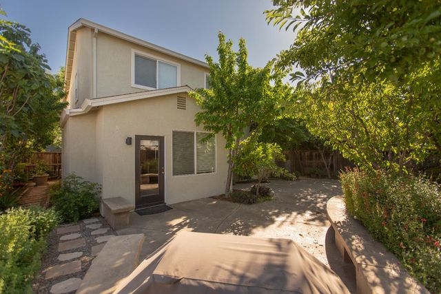 2333 Old Rose Ln, Turlock, CA 95382