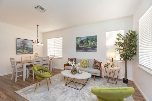 2333 Old Rose Ln, Turlock, CA 95382