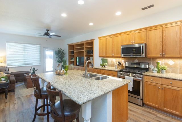 2333 Old Rose Ln, Turlock, CA 95382