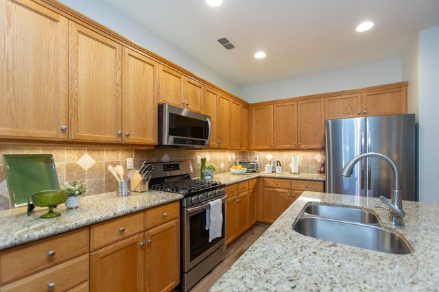 2333 Old Rose Ln, Turlock, CA 95382