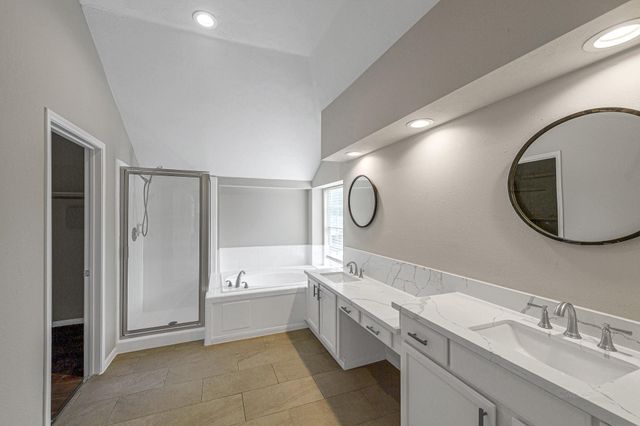 8827 Lawncliff Lane, Houston, TX 77040