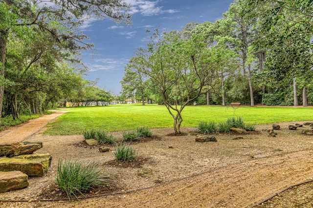 8827 Lawncliff Lane, Houston, TX 77040