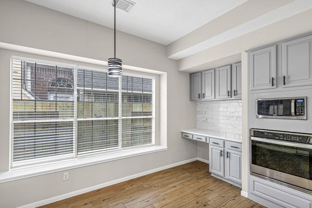 8827 Lawncliff Lane, Houston, TX 77040