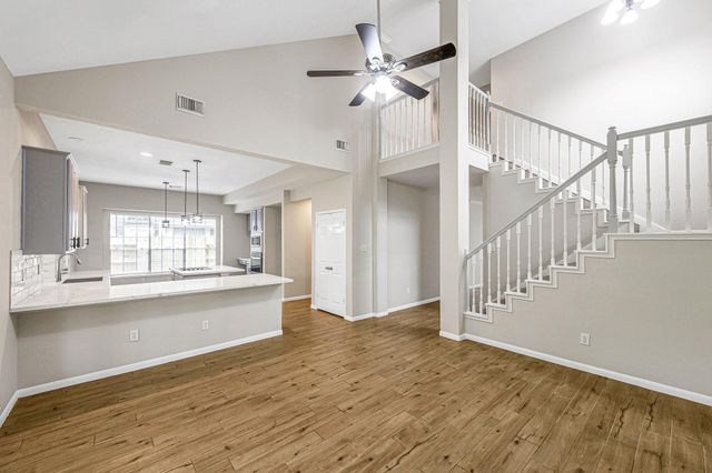 8827 Lawncliff Lane, Houston, TX 77040