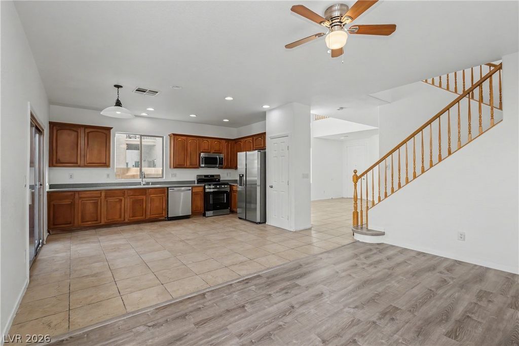 3554 Gloucester Gate Street, Las Vegas, NV 89122 — photo 2