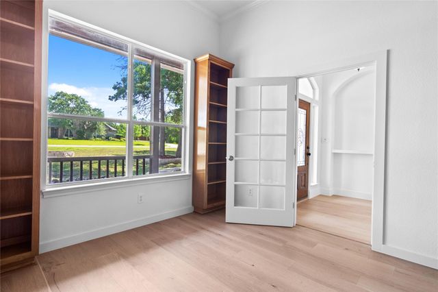 105 Musket DR, Bastrop, TX 78602