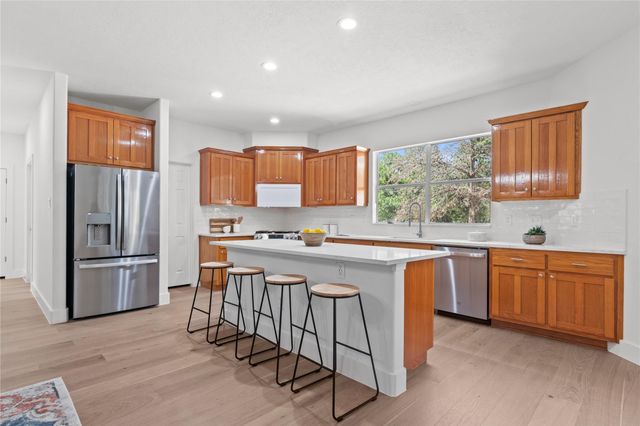 105 Musket DR, Bastrop, TX 78602