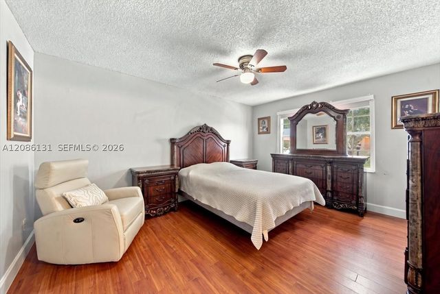306 SW 120th Ave, Pembroke Pines, FL 33025