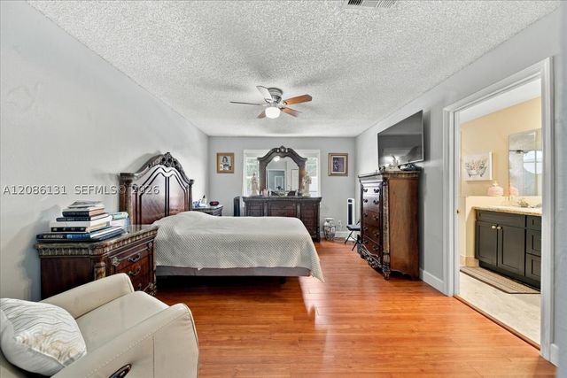 306 SW 120th Ave, Pembroke Pines, FL 33025